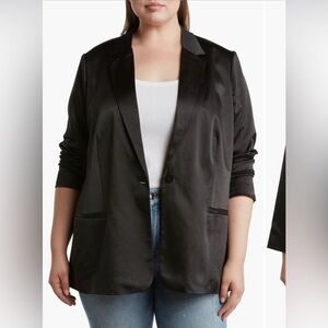 DR2 by Daniel Rainn One Button Lapel Blazer  🎊HP🎊